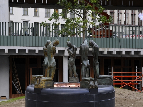 George Minne, Fountain with Kneeling Youths