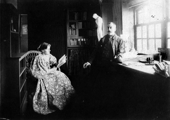 Maria Sèthe and Henry Van de Velde in their home Bloemenwerf with Kneeling Youth by George Minne, Brussels, Archives & Musée de la Littérature (Fund Henry Van de Velde)