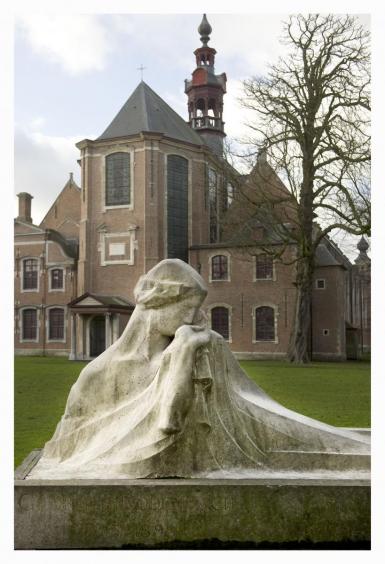 George Minne, Memorial for Georges Rodenbach, Saint Catherine Beguinage Ghent